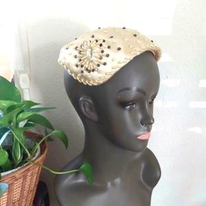 Vintage 50s Top Hat Beaded Pearl Color